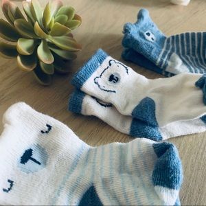 Carter’s baby bear theme sock set